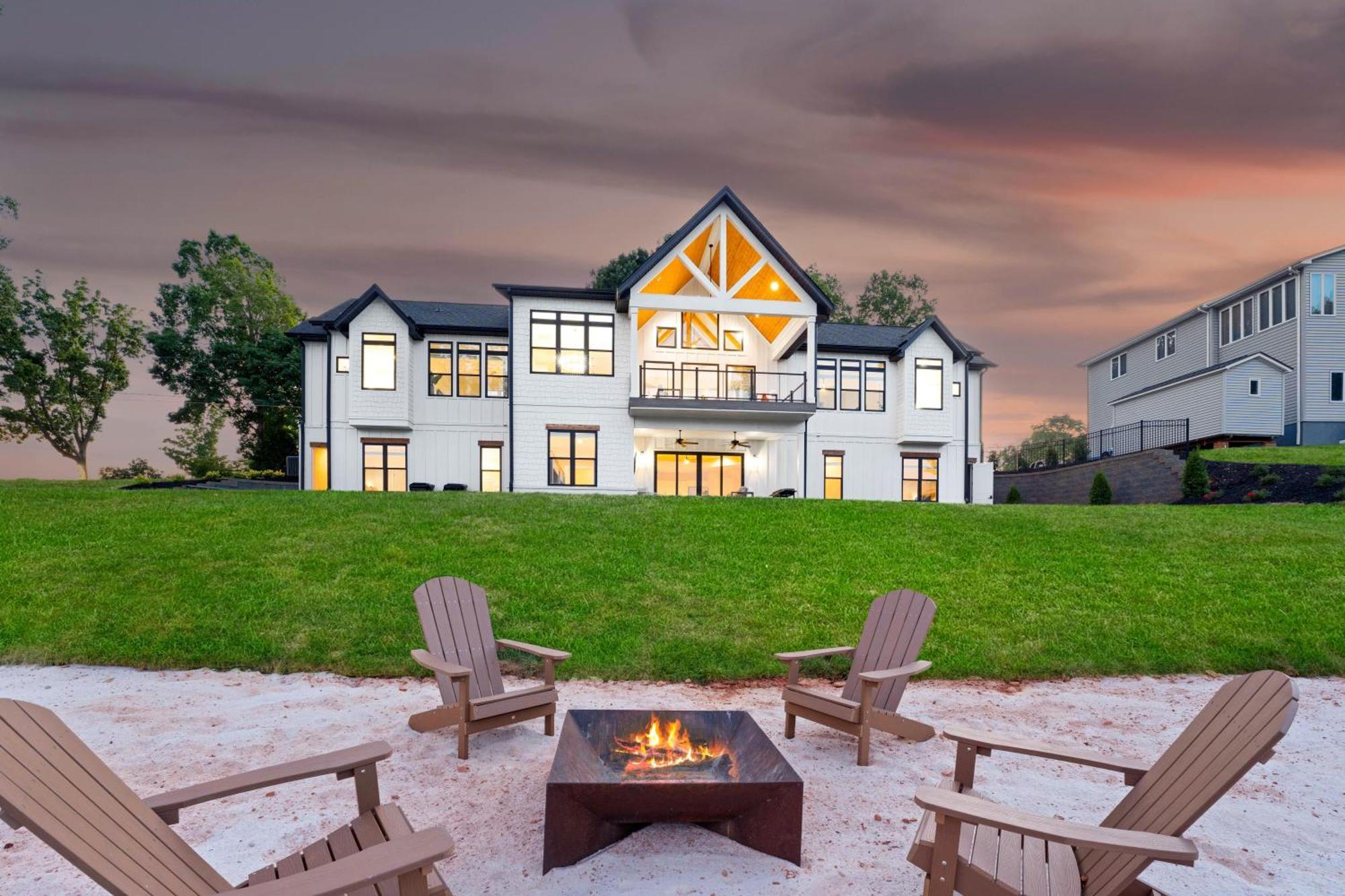 Hogan Crest Villa Mooresville Exterior photo