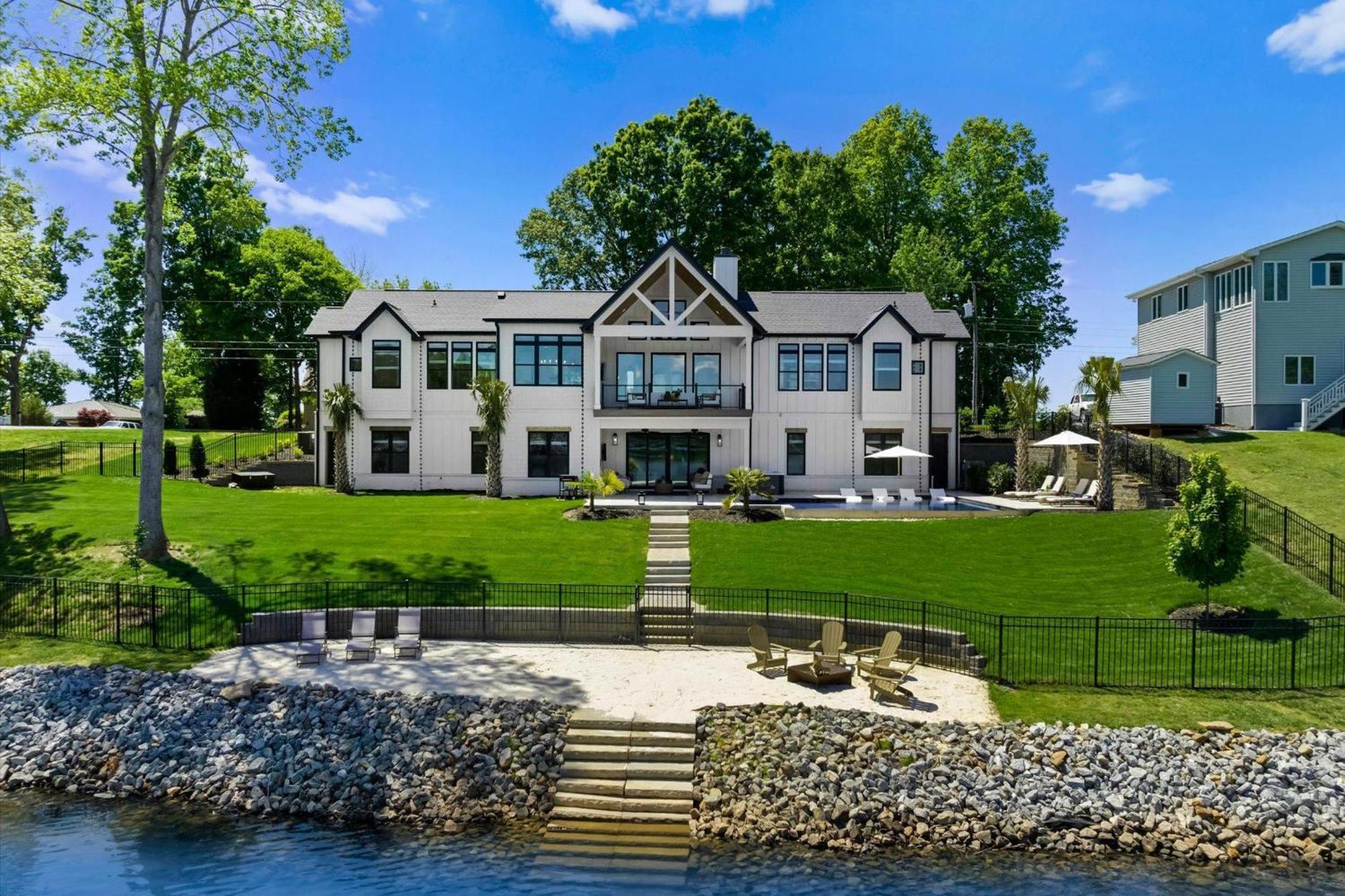 Hogan Crest Villa Mooresville Exterior photo